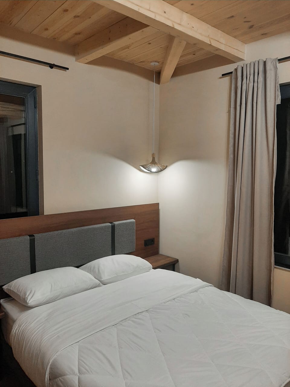 Economy Double Room, Mountain View | Desk, laptop workspace, free WiFi