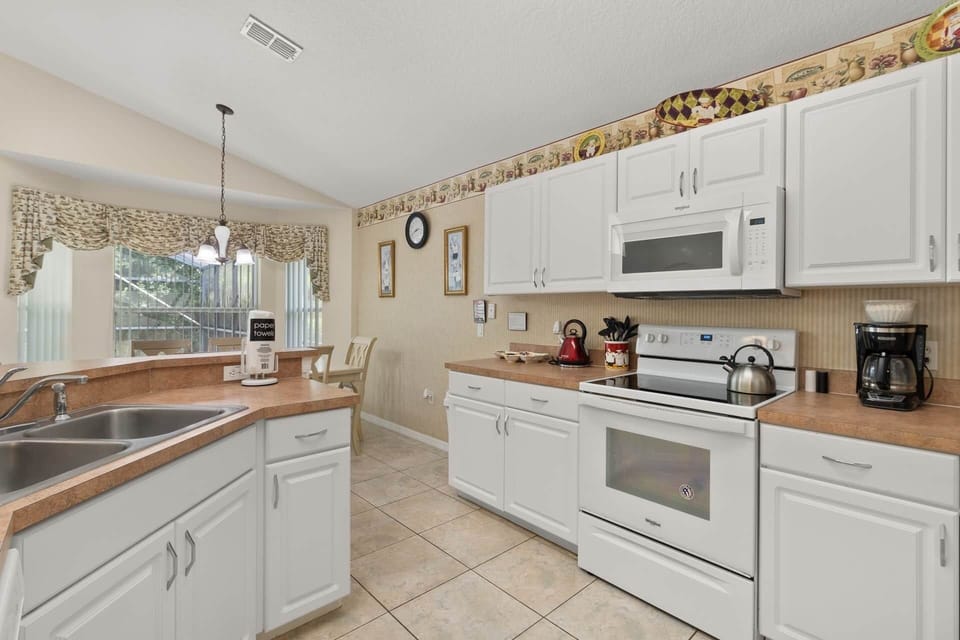Kitchen area - Wookiee's Hideout