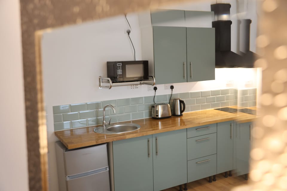 Deluxe Studio | Private kitchen | Electric kettle