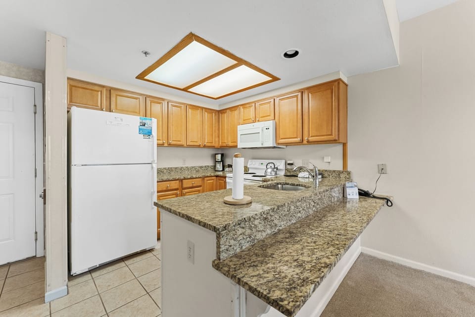 Condo (2 Bedrooms) | Property amenity