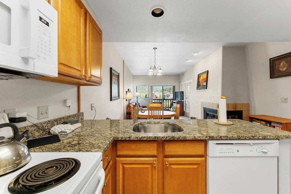 Condo (2 Bedrooms) | Property amenity