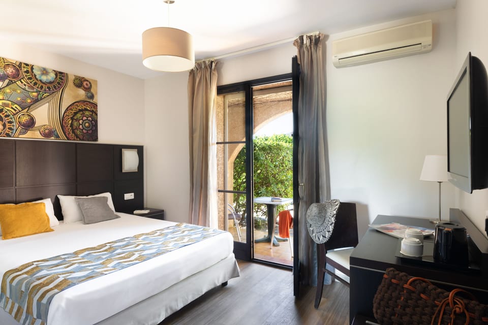 Comfort Double Room Terrace | Premium bedding, minibar, in-room safe, desk