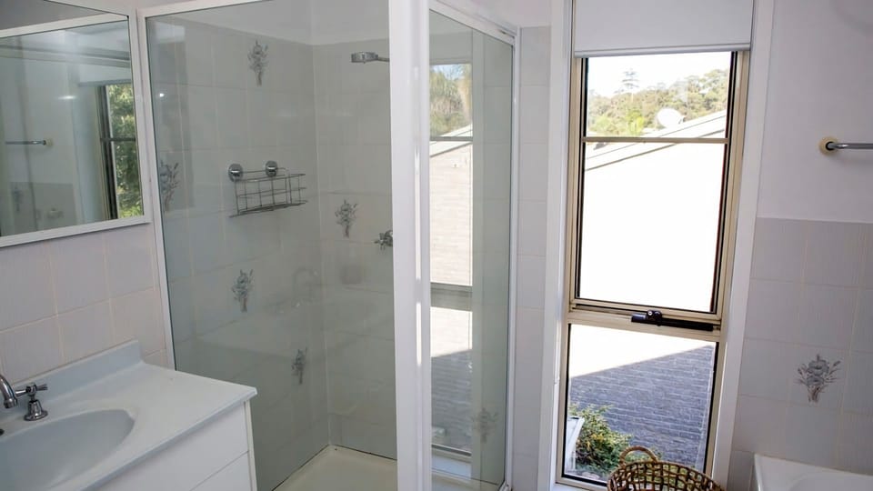 A spa-like space to refresh and recharge.