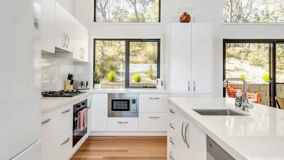 Bright and functional culinary area.