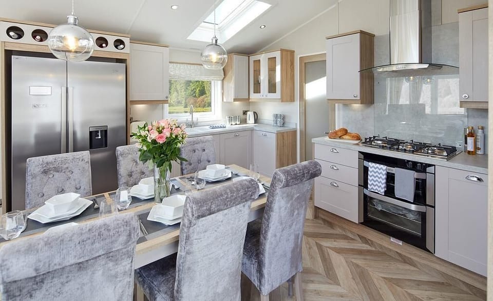 Kitchen and dining room 