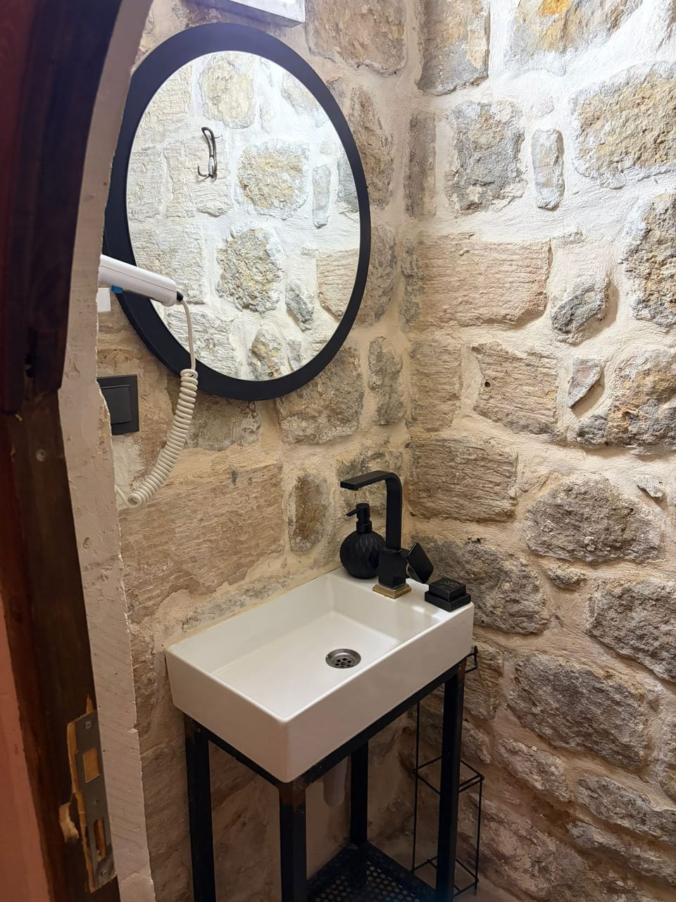 Deluxe Room | Bathroom