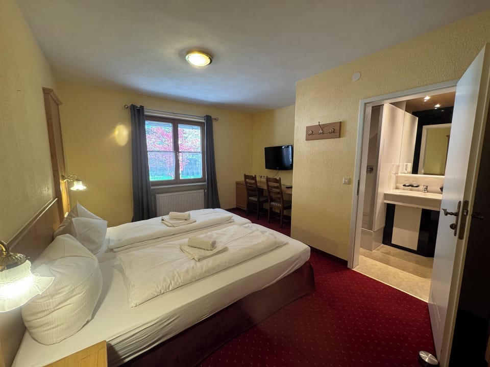 Standard Double Room, Mountain View | Free WiFi