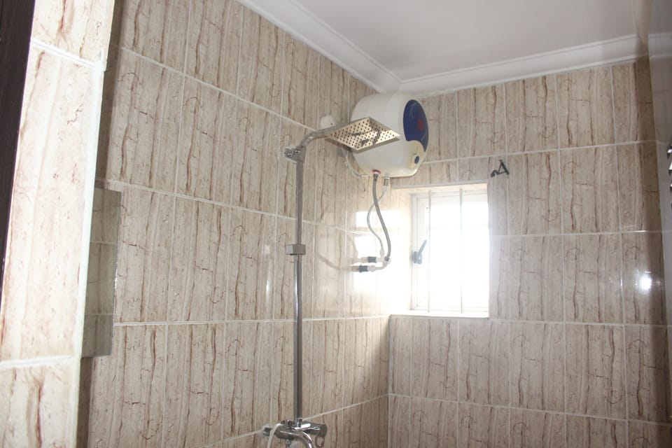 Executive Suite | Bathroom