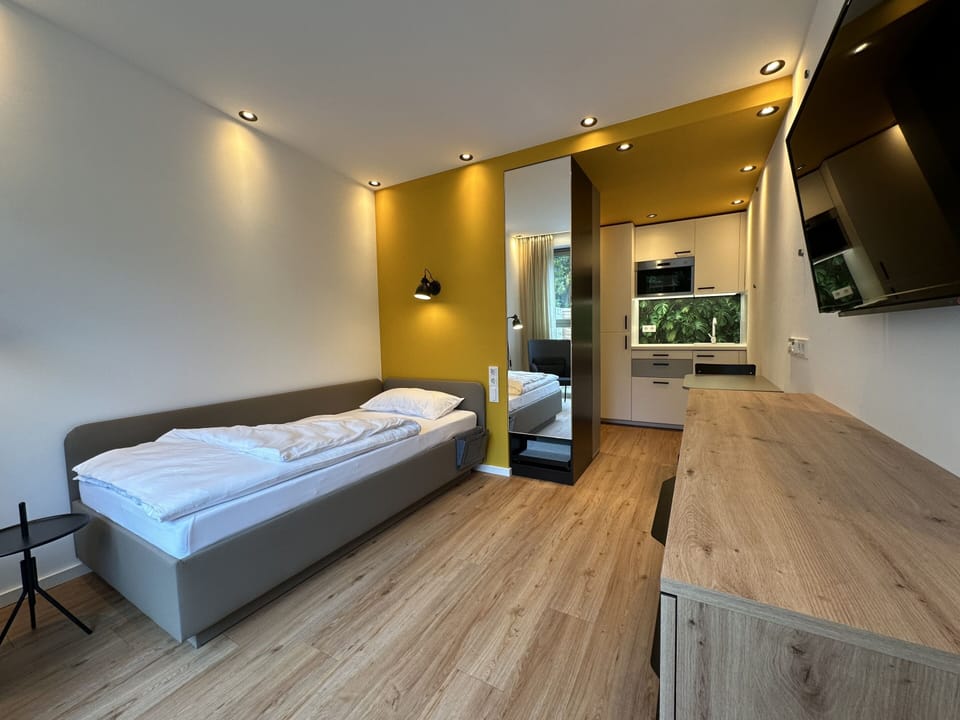 Deluxe Single Room, Accessible, Ensuite | Individually decorated, individually furnished, free WiFi
