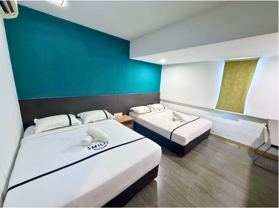 Family Room | Desk, soundproofing, iron/ironing board, free WiFi