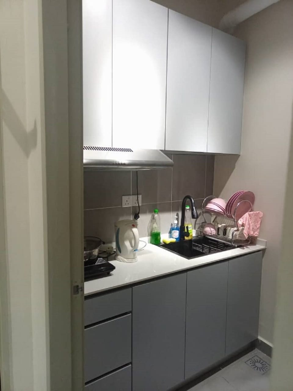 Comfort Apartment, Balcony | Private kitchen | Electric kettle, dining tables