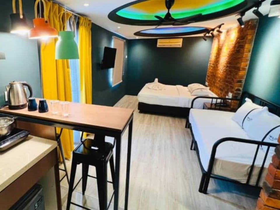 Studio | Desk, iron/ironing board (on request), WiFi (free), bed sheets