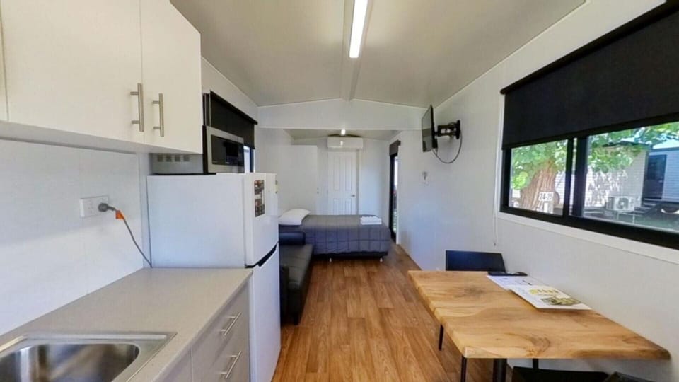 Standard Studio | Free WiFi, bed sheets