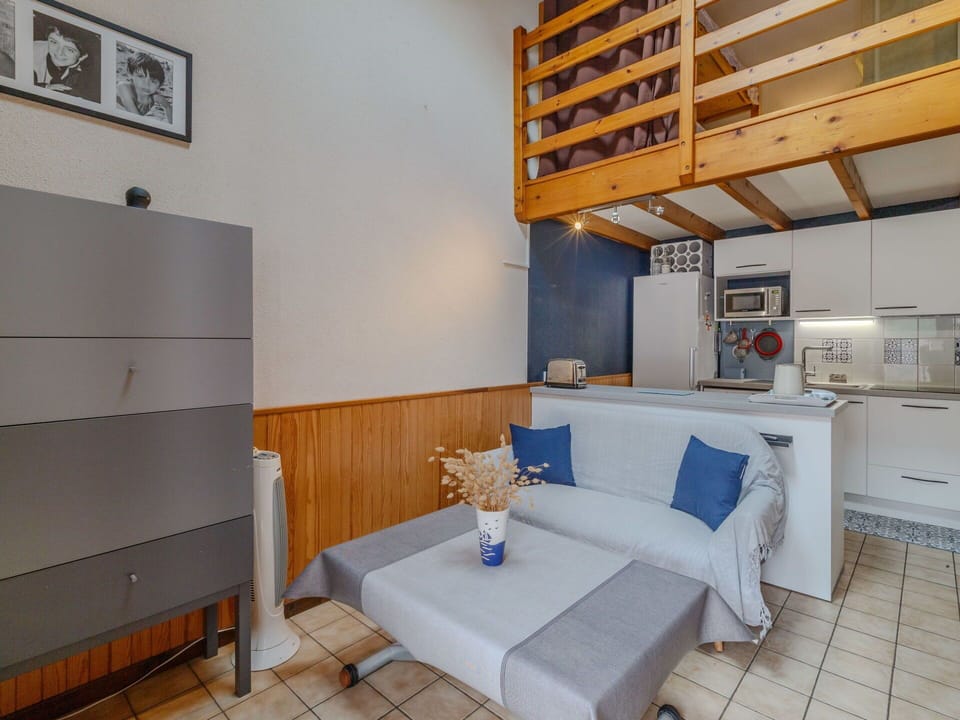 Furniture, Property, Table, Picture Frame, Comfort, Interior Design, Wood, Floor, Building, Flooring