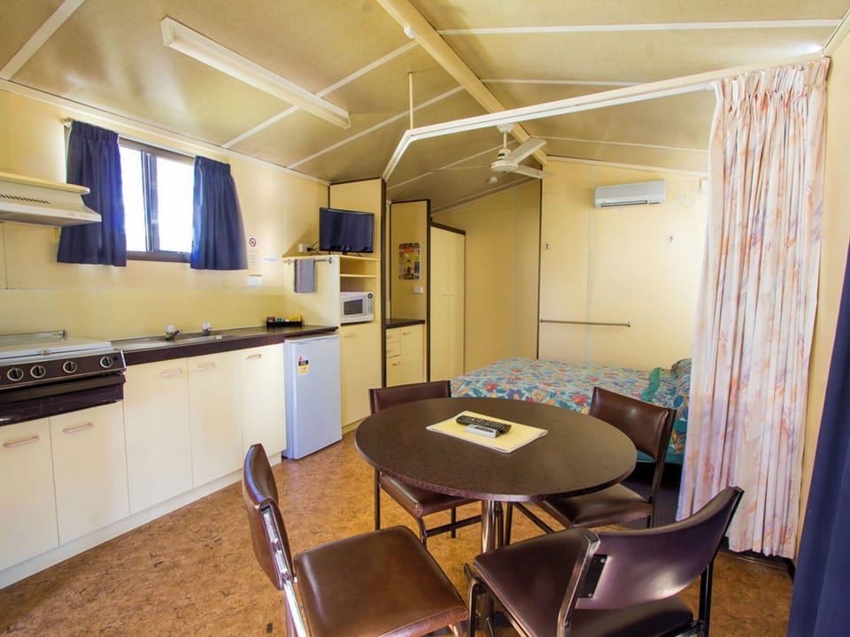 Standard Cabin - Pet Friendly | In-room dining