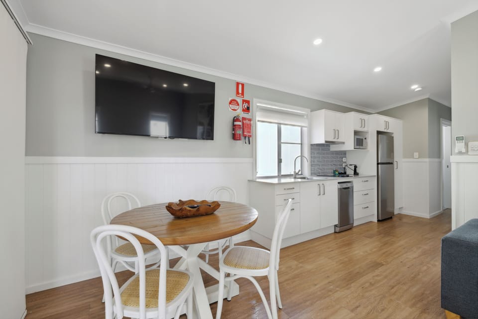 Superior 2 Bedroom Cabin | Private kitchen | Microwave, stovetop, toaster, cookware/dishes/utensils