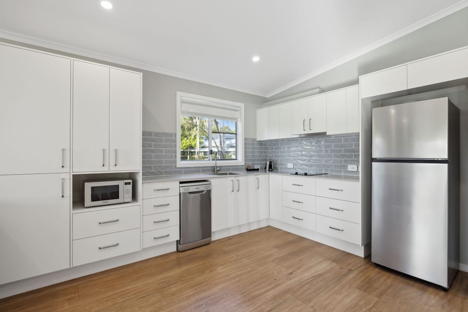 Superior Accessible 2 Bedroom Cabin | Private kitchen | Microwave, stovetop, toaster, cookware/dishes/utensils