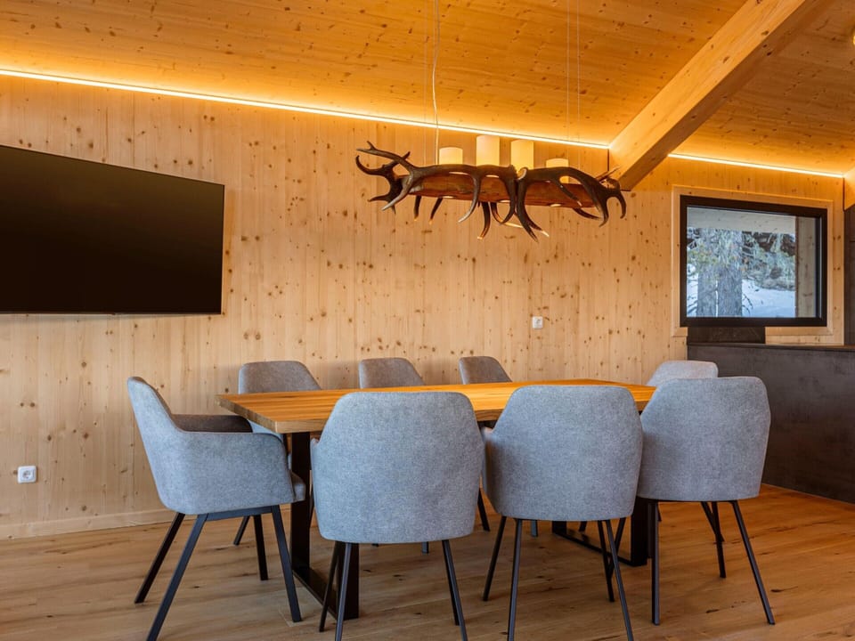 Chalet | Dining