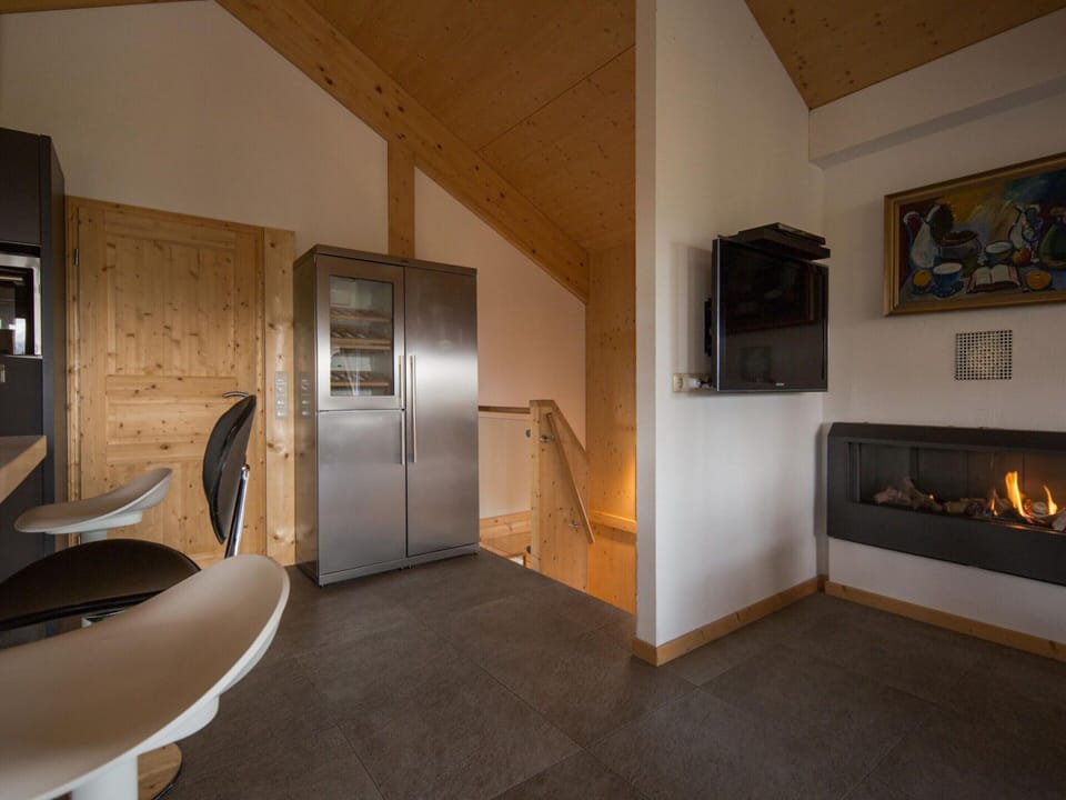Chalet | Private kitchen | Electric kettle, toaster