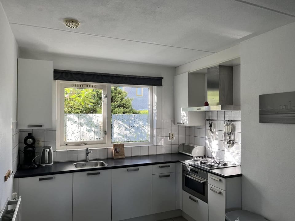 House | Private kitchen | Electric kettle, toaster