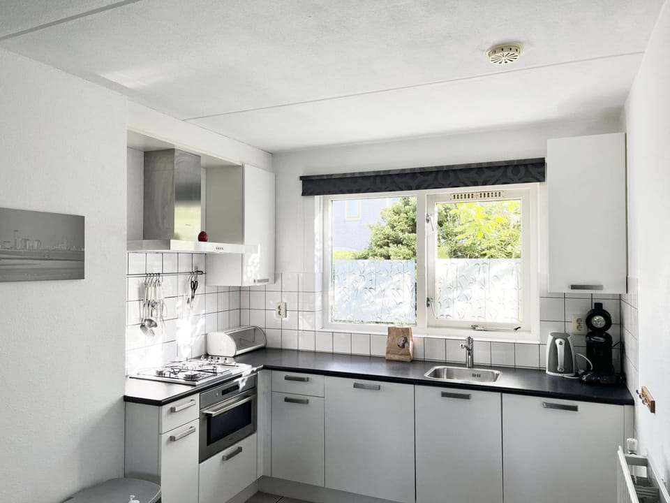 House | Private kitchen | Electric kettle, toaster