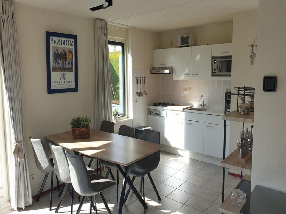 House | Private kitchen | Electric kettle, toaster