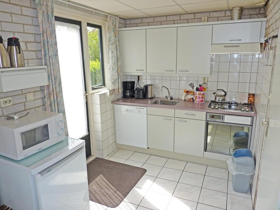 House | Private kitchen | Electric kettle, toaster