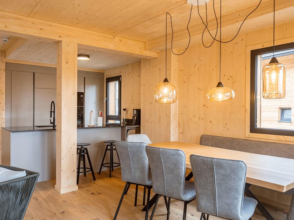 Chalet | Dining