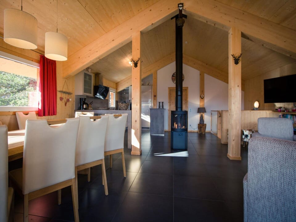 Chalet | Dining