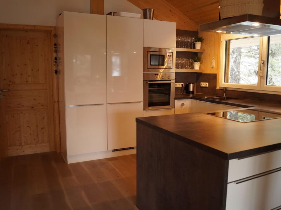 Chalet | Private kitchen | Electric kettle, toaster