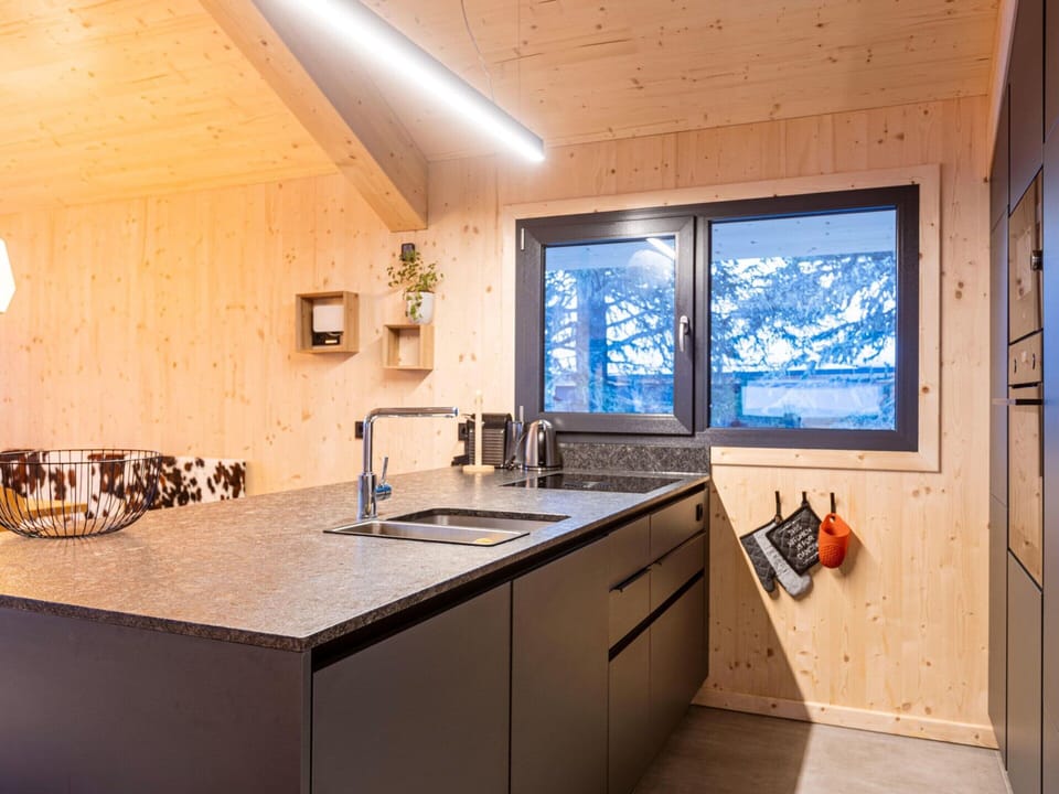 Chalet | Private kitchen | Electric kettle, toaster