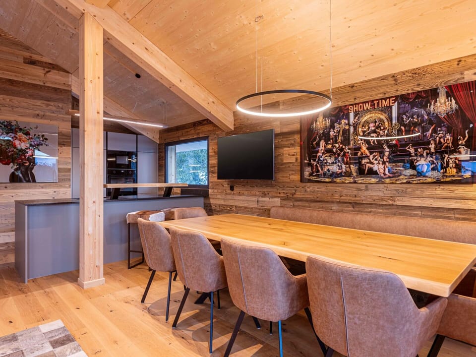 Chalet | Dining