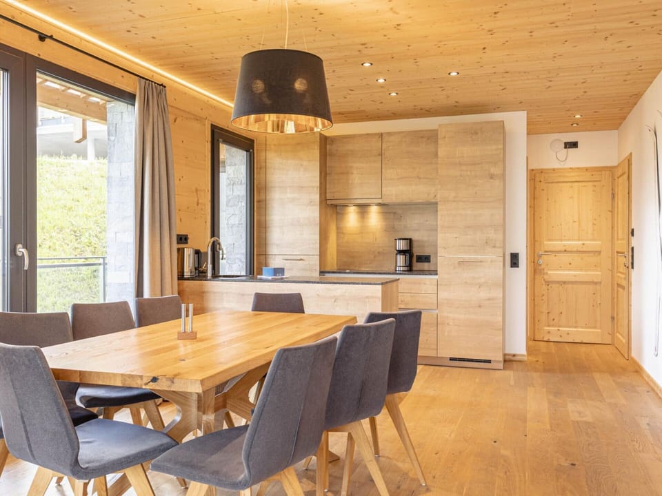 Apartment | Dining