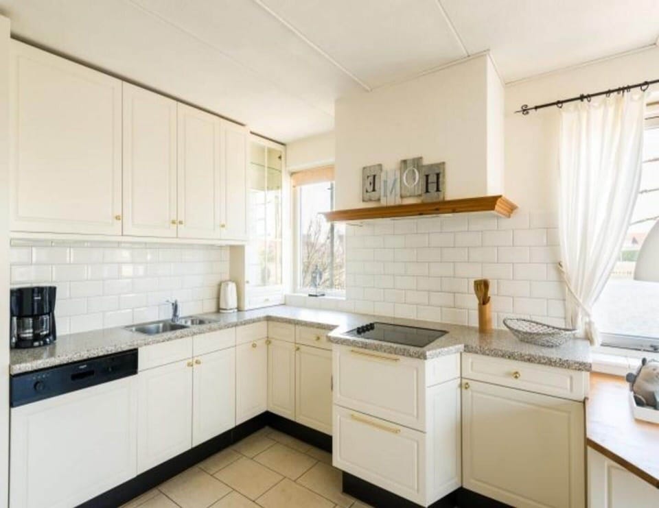 House | Private kitchen | Electric kettle