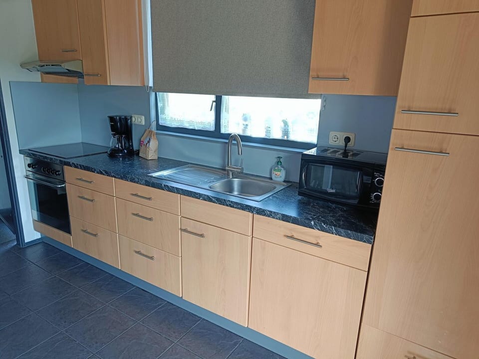 House | Private kitchen | Electric kettle, toaster