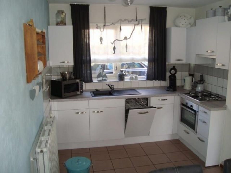 House | Private kitchen | Electric kettle, toaster