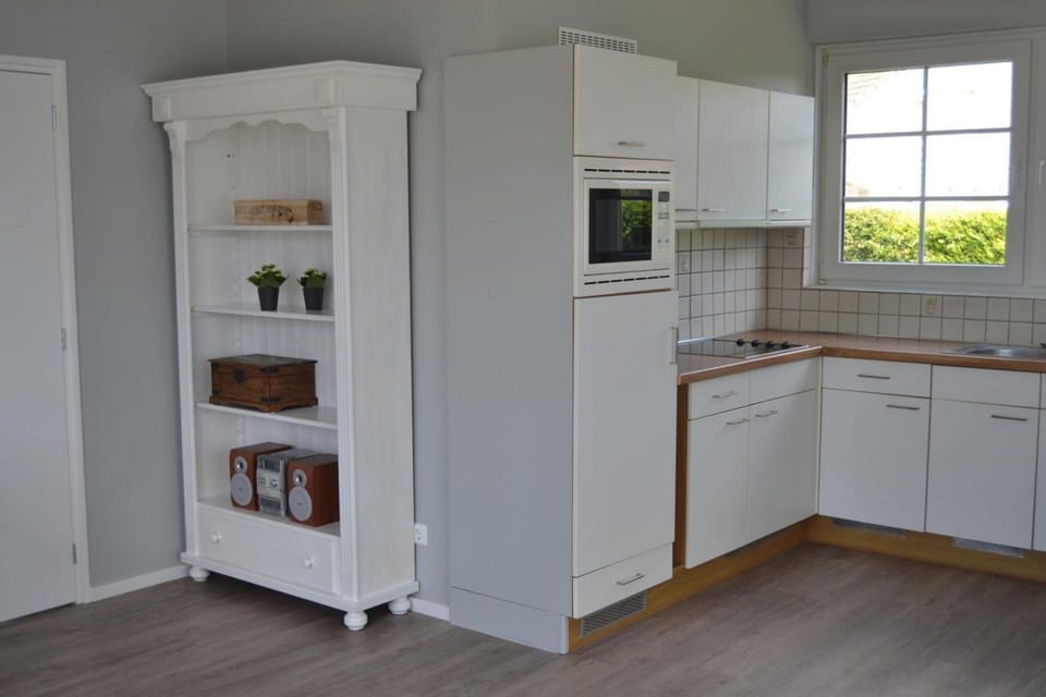 House | Private kitchen | Electric kettle, toaster, highchair