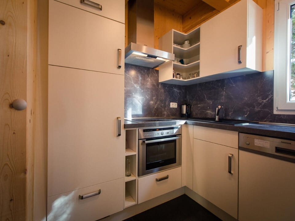Chalet | Private kitchen | Electric kettle, toaster