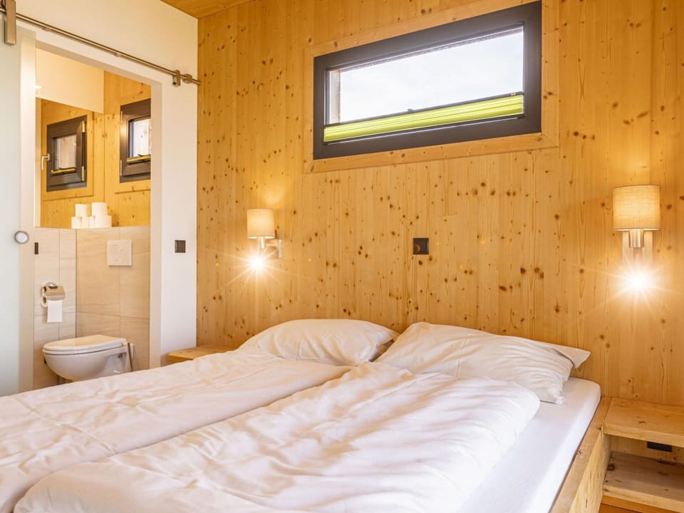 Chalet | 4 bedrooms, individually furnished, bed sheets