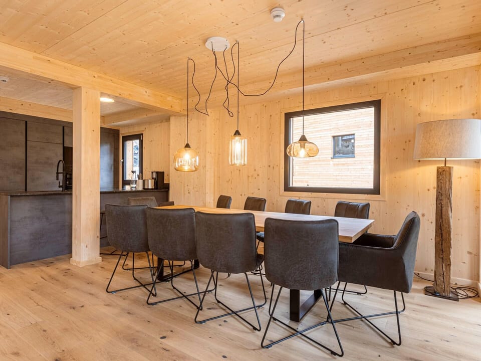 Chalet | Dining