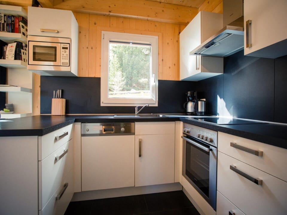 Chalet | Private kitchen | Electric kettle, toaster
