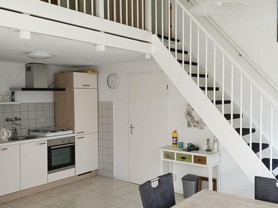 House | Private kitchen | Electric kettle, toaster