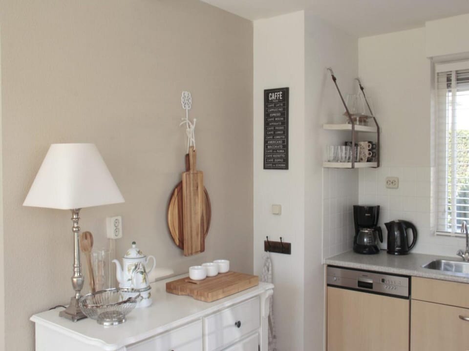 House | Private kitchen | Electric kettle, toaster