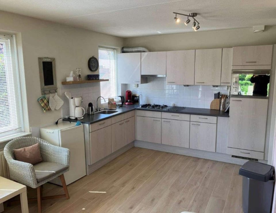 House | Private kitchen | Electric kettle, highchair
