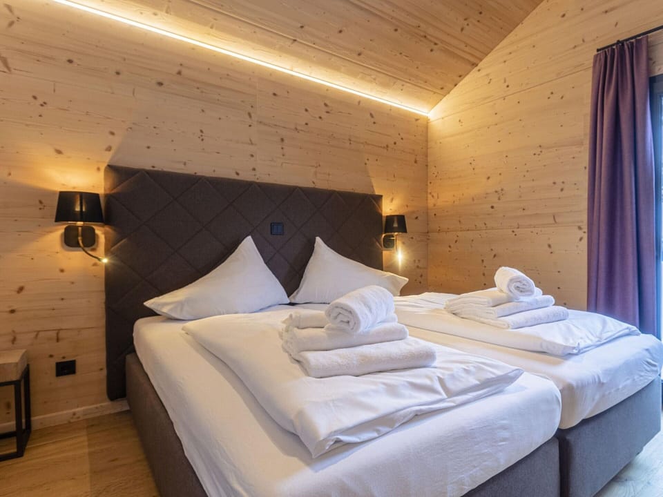 Chalet | 4 bedrooms, bed sheets