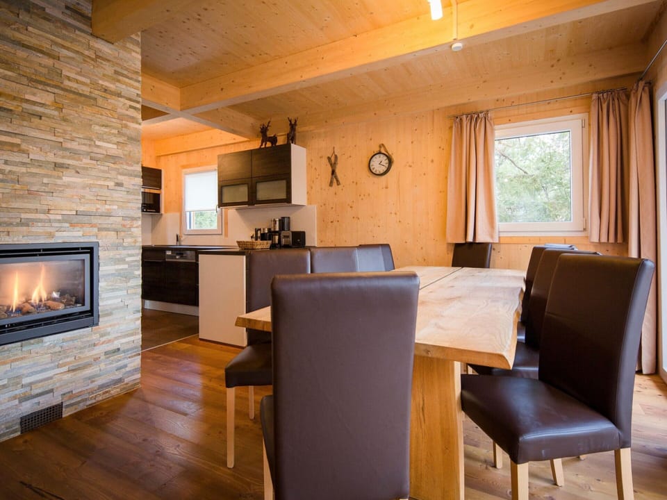 Chalet | Dining