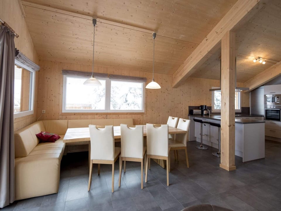 Chalet | Dining
