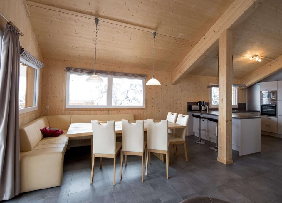Chalet | Dining