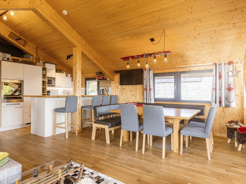 Chalet | Dining