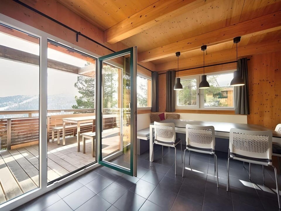 Chalet | Dining